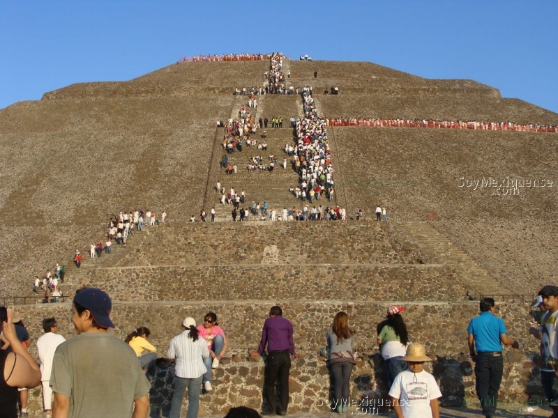 Piramide del Sol 02