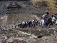 Subiendo la Piramide del Sol